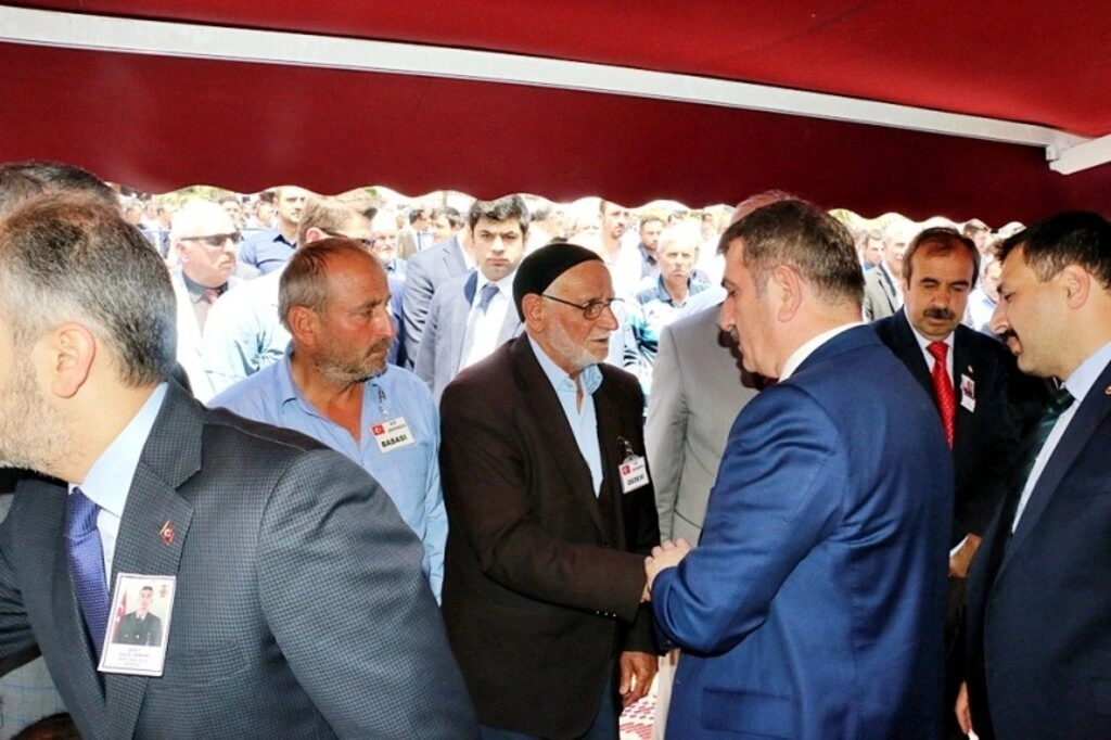 Samsun şehidini son yolculuğuna uğurladı - Resim 1