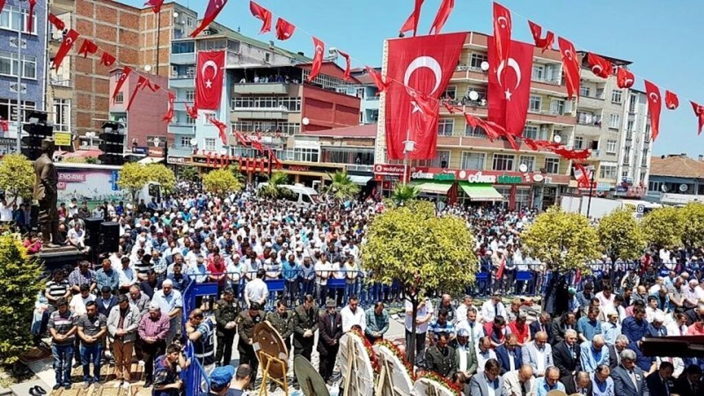 Samsun şehidini son yolculuğuna uğurladı - Resim 6