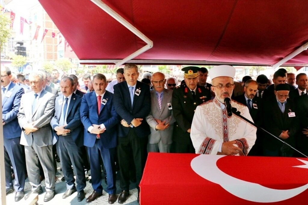 Samsun şehidini son yolculuğuna uğurladı - Resim 8