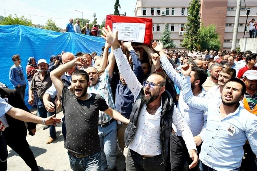 Samsun şehidini son yolculuğuna uğurladı - Resim 11
