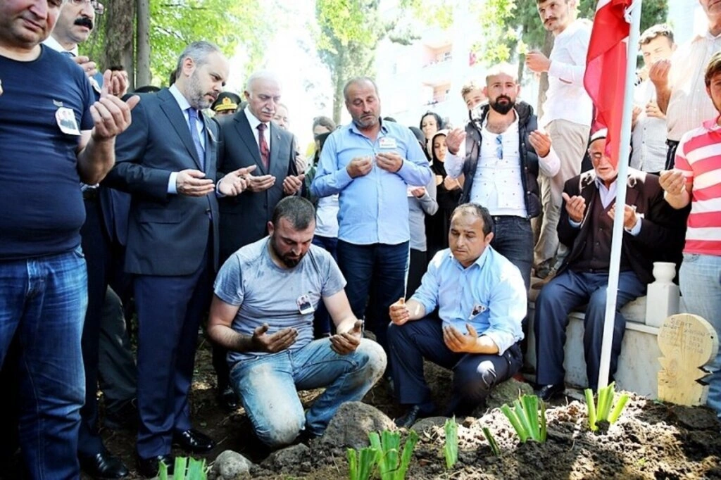 Samsun şehidini son yolculuğuna uğurladı - Resim 12