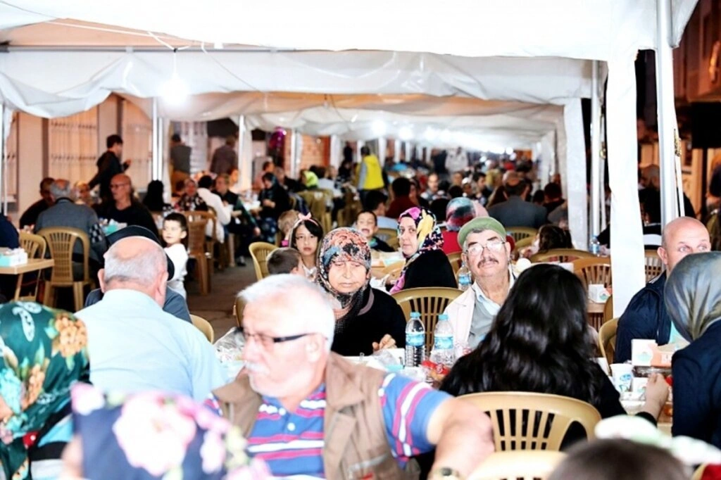 İlkadım ‘da Hizmete Ara Yok - Resim 13