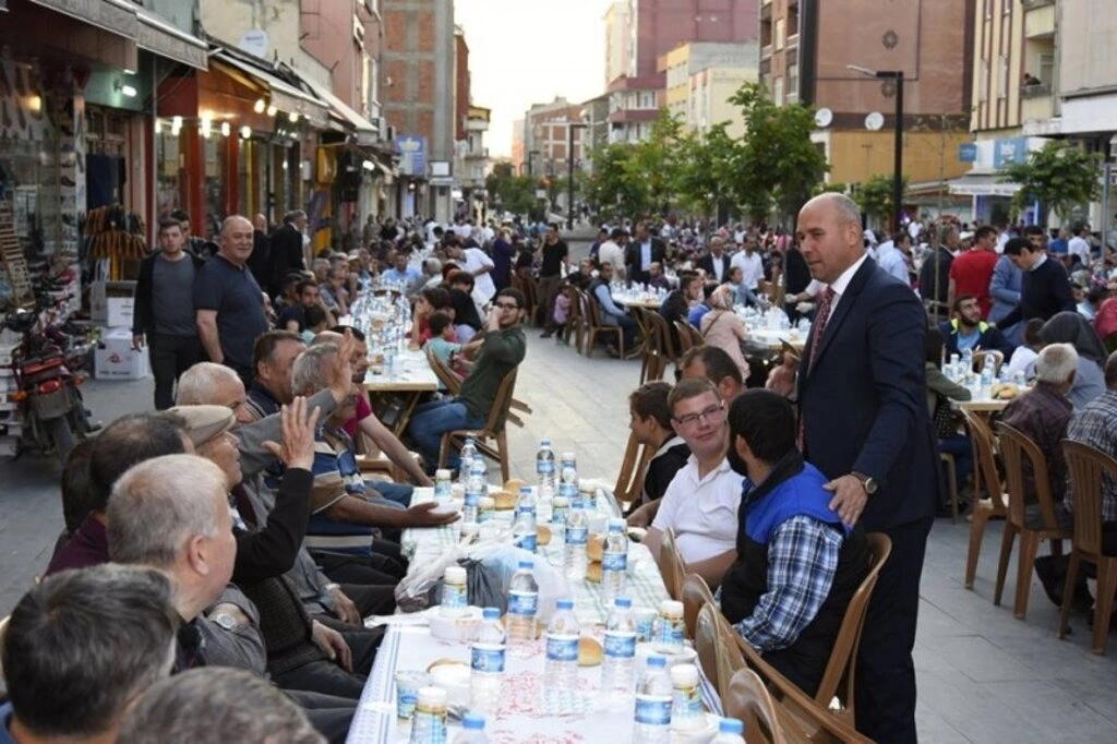 Tekkeköy de on binler aynı sofra da oruç açtı - Resim 14