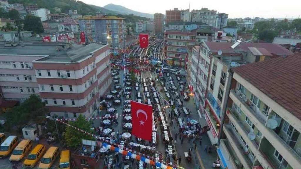 Tekkeköy de on binler aynı sofra da oruç açtı - Resim 17