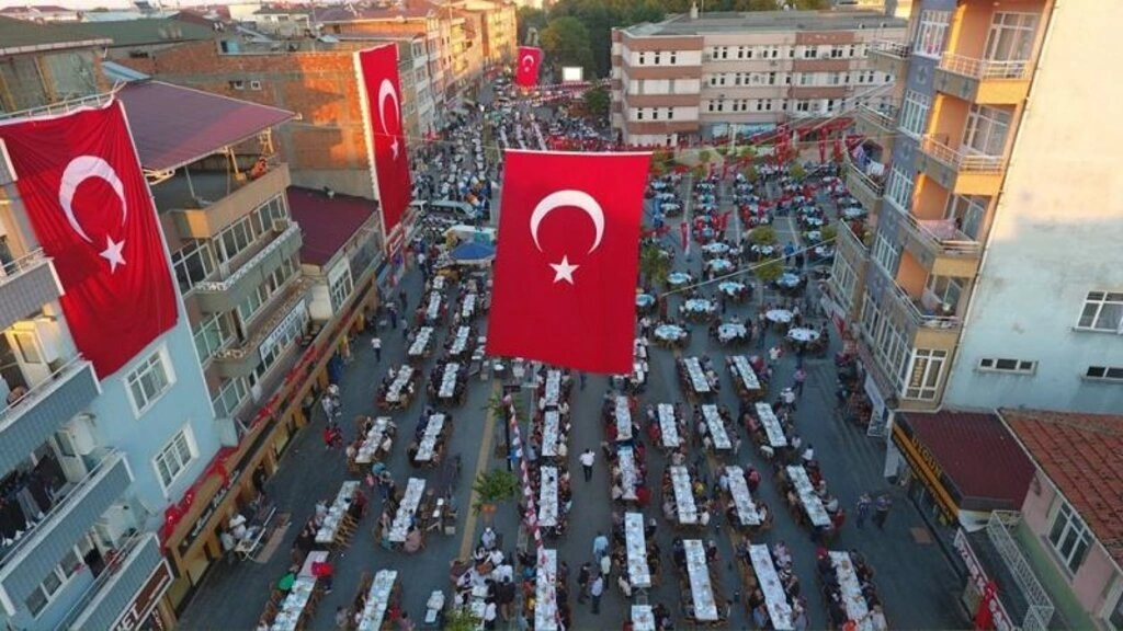 Tekkeköy de on binler aynı sofra da oruç açtı - Resim 18
