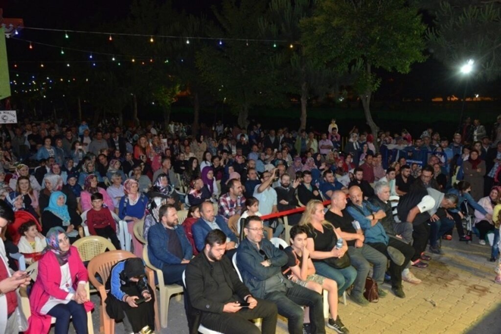 İşaret dili ile ilahi sundular - Resim 3
