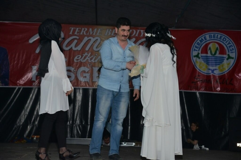 İşaret dili ile ilahi sundular - Resim 1