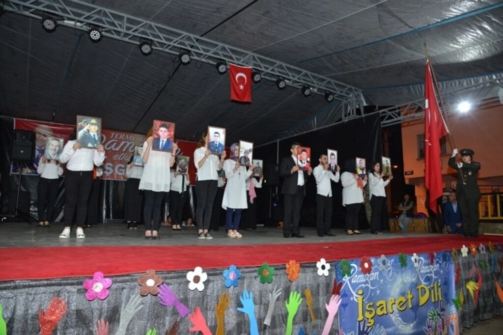 İşaret dili ile ilahi sundular - Resim 9