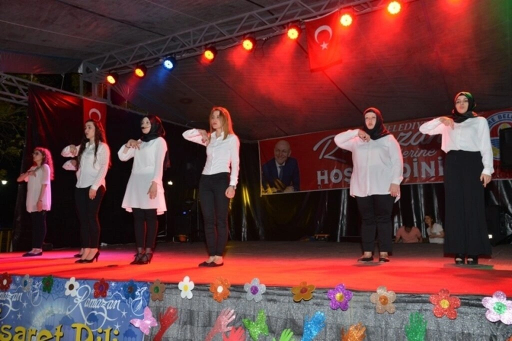 İşaret dili ile ilahi sundular - Resim 11