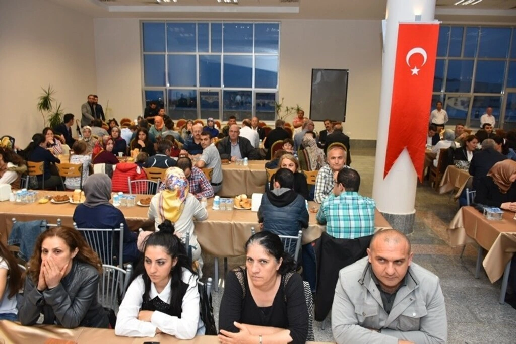 OMÜ Ailesi İftarda Bir Araya Geldi - Resim 4
