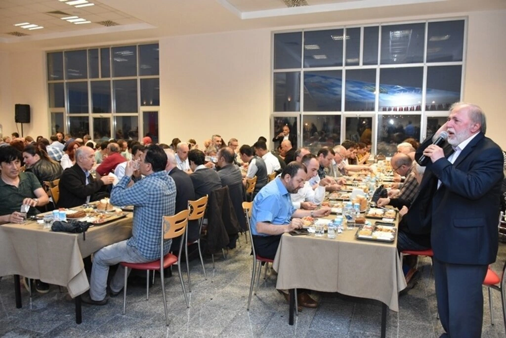 OMÜ Ailesi İftarda Bir Araya Geldi - Resim 8