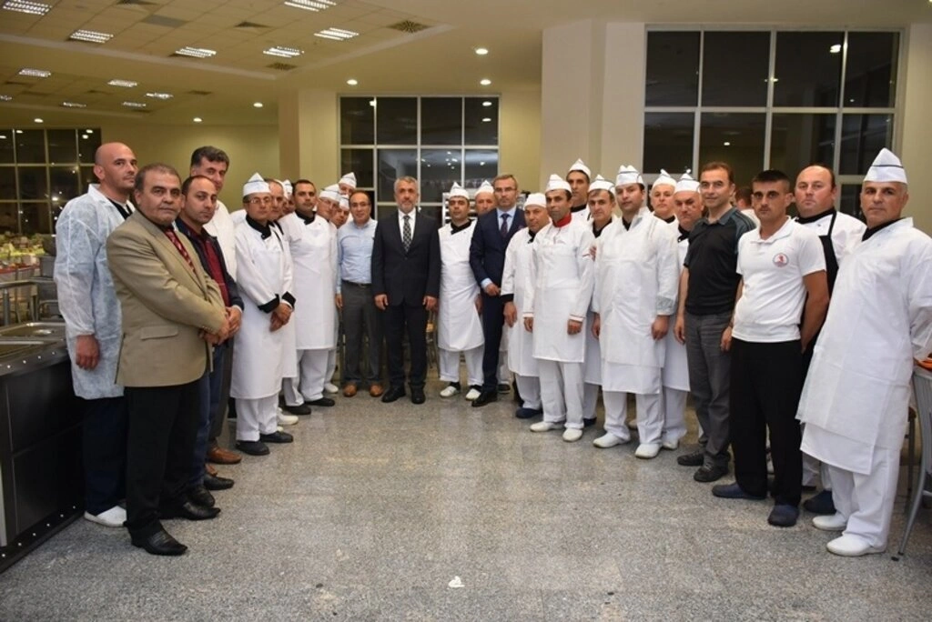 OMÜ Ailesi İftarda Bir Araya Geldi - Resim 26
