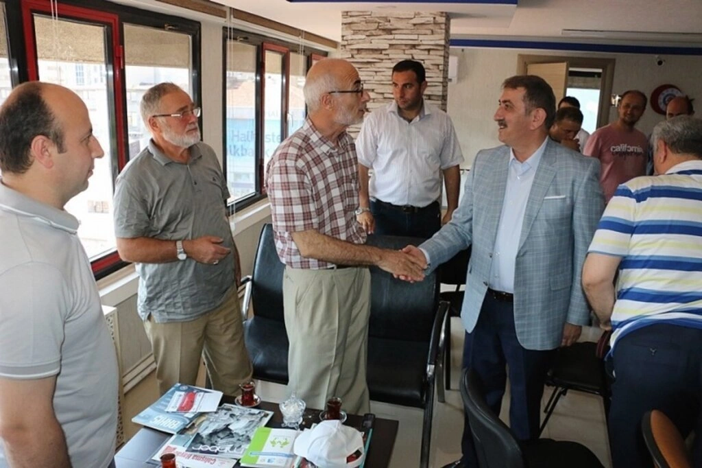 AK Parti Samsun Milletvekili Fuat Köktaş'tan bayramlaşma mesaisi - Resim 4