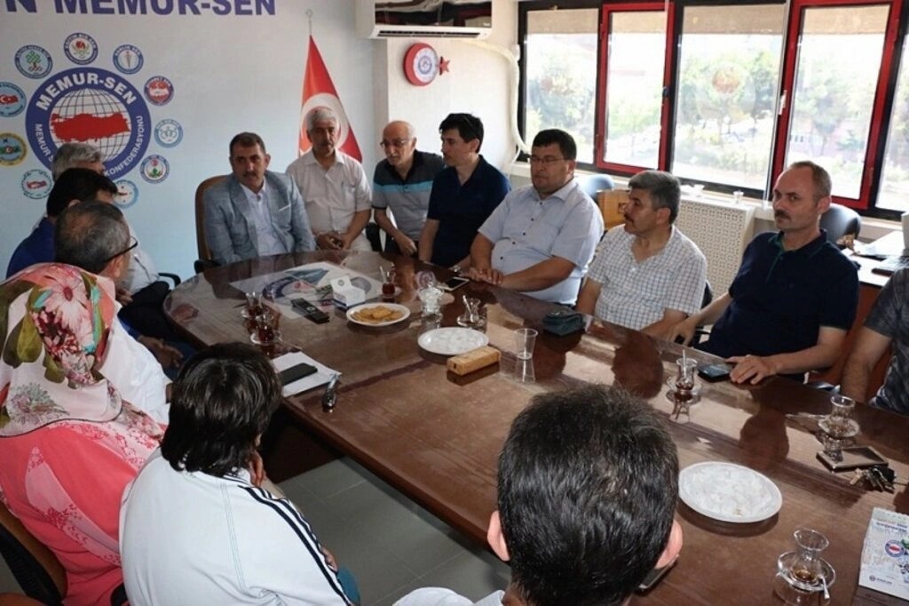 AK Parti Samsun Milletvekili Fuat Köktaş'tan bayramlaşma mesaisi - Resim 9