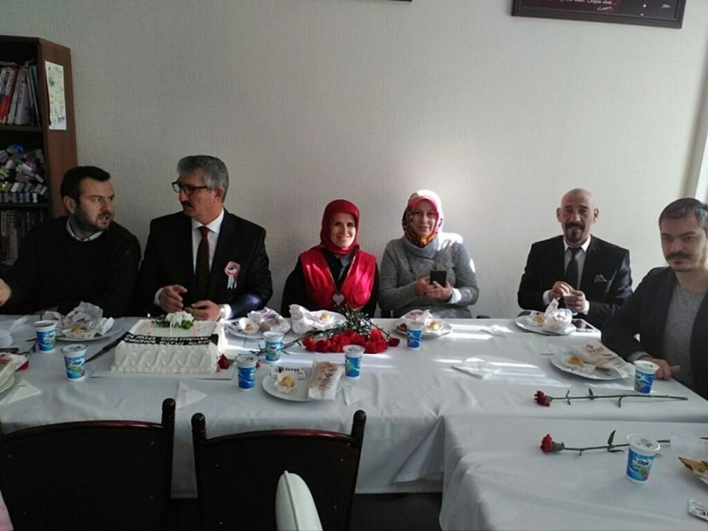 Türk Kızılayı Canik Şube Başkanlığı'ndan öğretmenler günü kutlaması - Resim 2