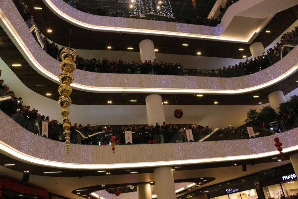 Piazza'da Oğuzhan Koç rüzgarı - Resim 1