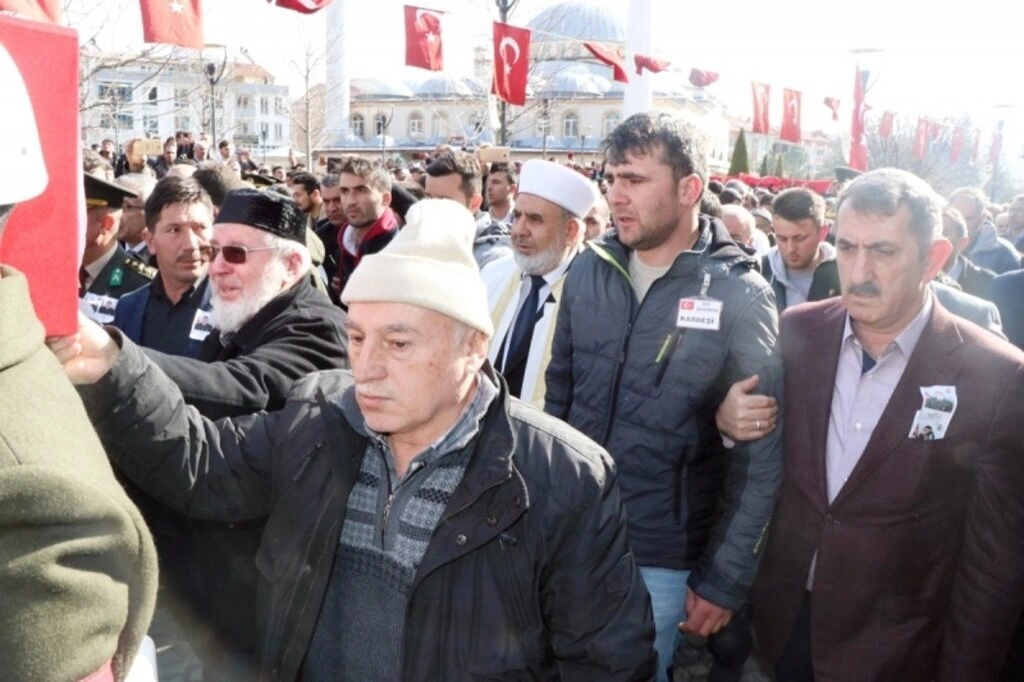 Kahraman Şehitlerimiz Şahin ve Akalın son yolculuklarına dualarla uğurlandı - Resim 5