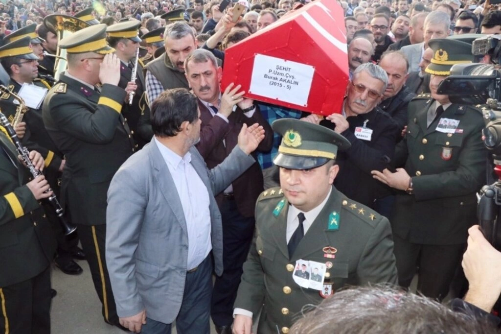 Kahraman Şehitlerimiz Şahin ve Akalın son yolculuklarına dualarla uğurlandı - Resim 7