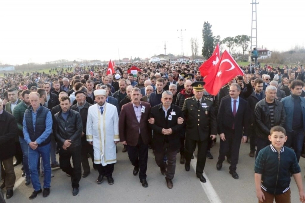 Kahraman Şehitlerimiz Şahin ve Akalın son yolculuklarına dualarla uğurlandı - Resim 10