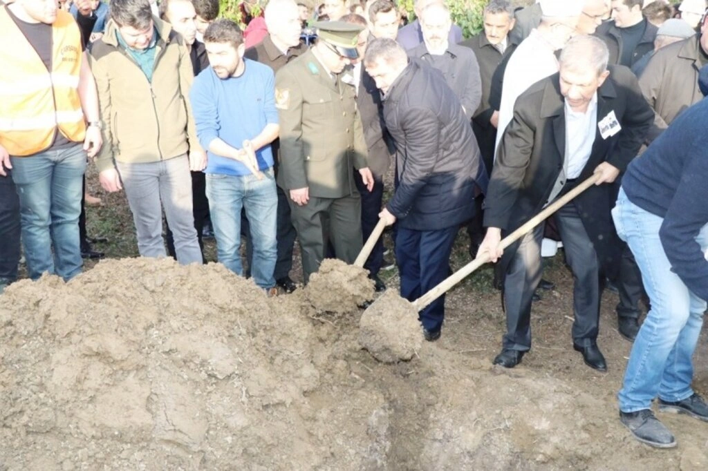 Kahraman Şehitlerimiz Şahin ve Akalın son yolculuklarına dualarla uğurlandı - Resim 12