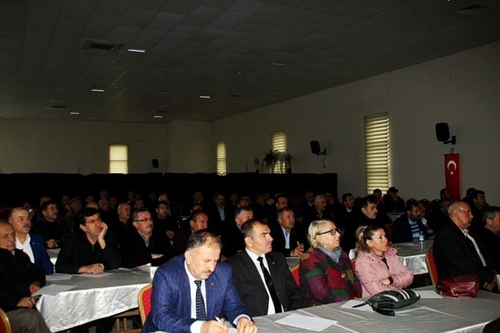 ALAÇAM BELEDİYE BAŞKANI HADİ UYAR MUHTARLAR İLE İSTİŞARE TOPLANTISINDA BİR ARAYA GELDİ - Resim 1