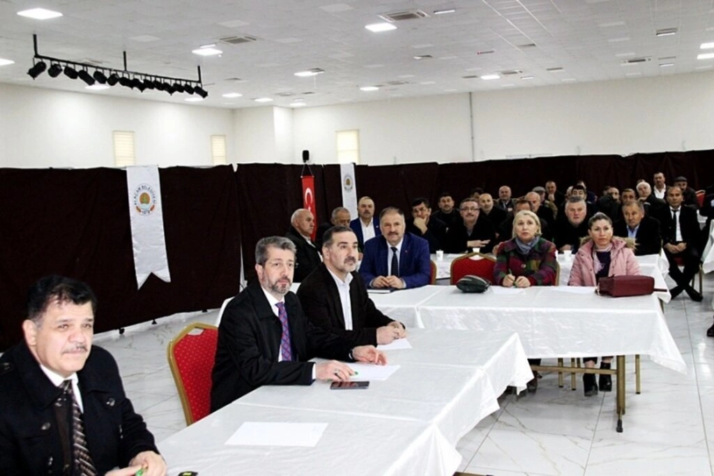 ALAÇAM BELEDİYE BAŞKANI HADİ UYAR MUHTARLAR İLE İSTİŞARE TOPLANTISINDA BİR ARAYA GELDİ - Resim 8