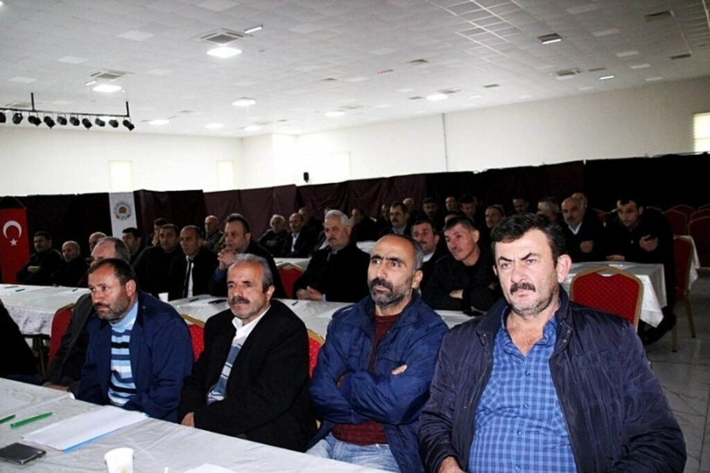 ALAÇAM BELEDİYE BAŞKANI HADİ UYAR MUHTARLAR İLE İSTİŞARE TOPLANTISINDA BİR ARAYA GELDİ - Resim 9