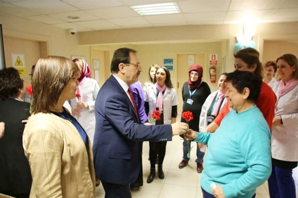 BAŞKAN ŞAHİN: KADINLAR GÜZEL BİR GELECEĞİN MİMARLARIDIR - Resim 3