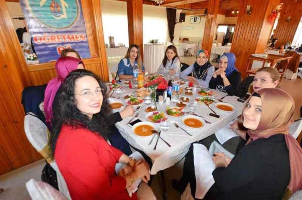 BAŞKAN ŞAHİN: KADINLAR GÜZEL BİR GELECEĞİN MİMARLARIDIR - Resim 4