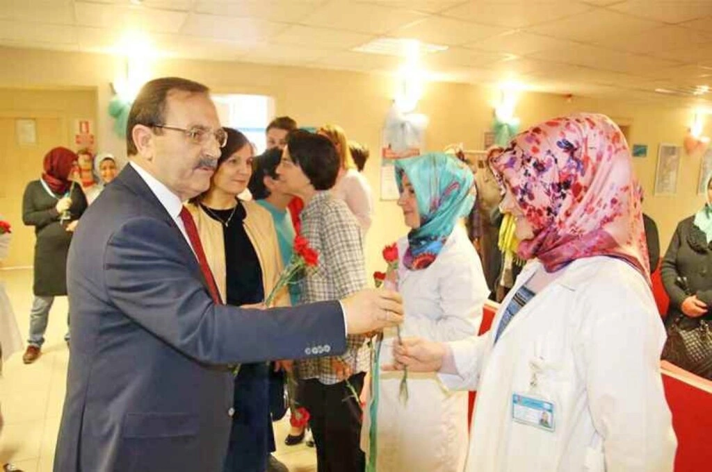 BAŞKAN ŞAHİN: KADINLAR GÜZEL BİR GELECEĞİN MİMARLARIDIR - Resim 8