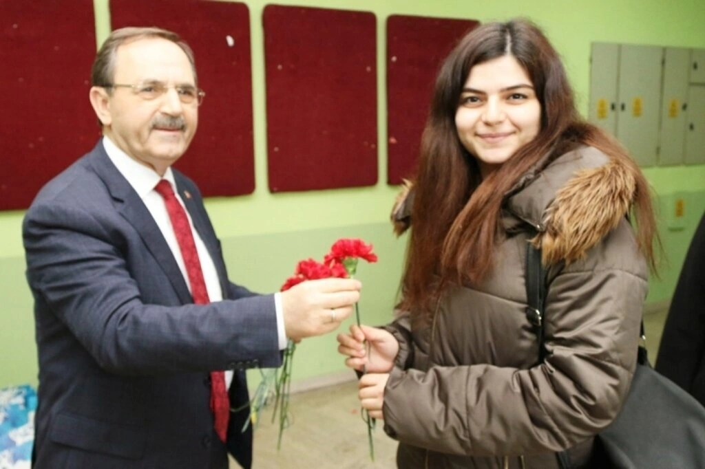 BAŞKAN ŞAHİN: KADINLAR GÜZEL BİR GELECEĞİN MİMARLARIDIR - Resim 12