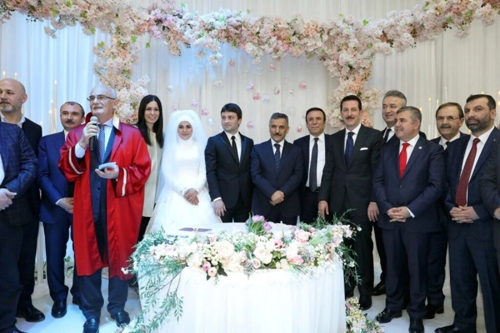 Büşra Tok ve Muhammet Kaya dünyaevine girdi - Resim 3