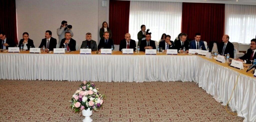 Samsun'da üniversite, şehir ve iş dünyası toplandı - Resim 3