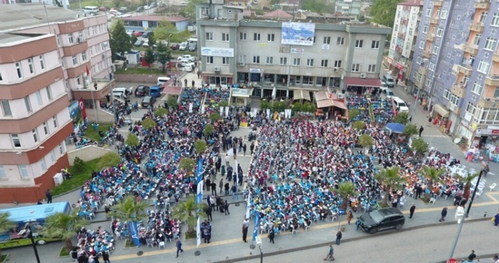 Tekkeköy'de 5 bin 555 öğrenci aynı anda kitap okudu - Resim 1