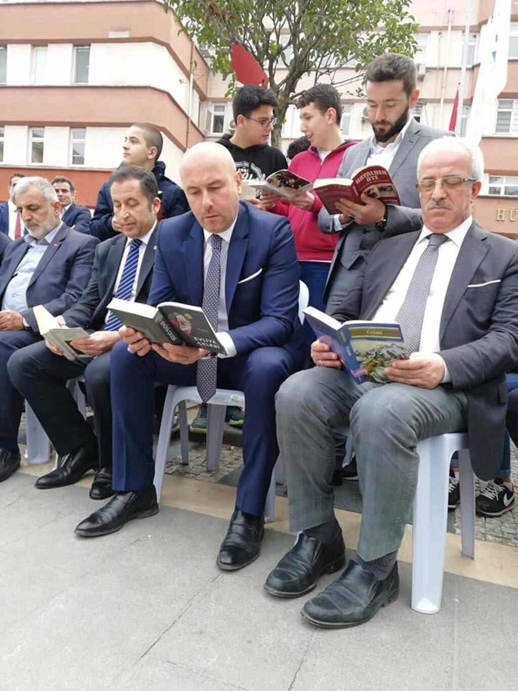Tekkeköy'de 5 bin 555 öğrenci aynı anda kitap okudu - Resim 5