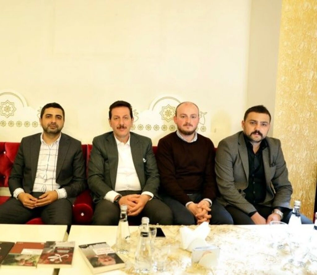 ÖMER TUĞRUL İNANÇER İLKADIMLILAR İLE BULUŞTU - Resim 1