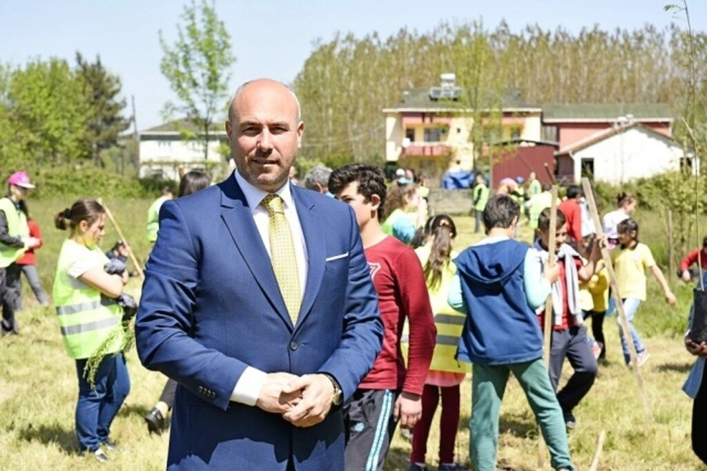 Tekkeköy'e bahar geldi, fidanlar toprakla buluştu - Resim 1
