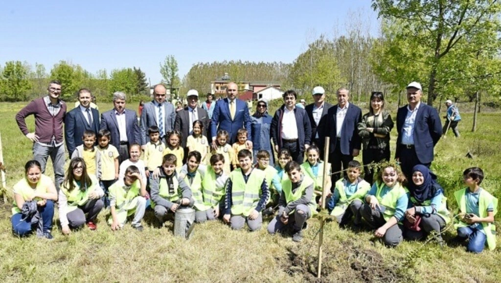 Tekkeköy'e bahar geldi, fidanlar toprakla buluştu - Resim 4