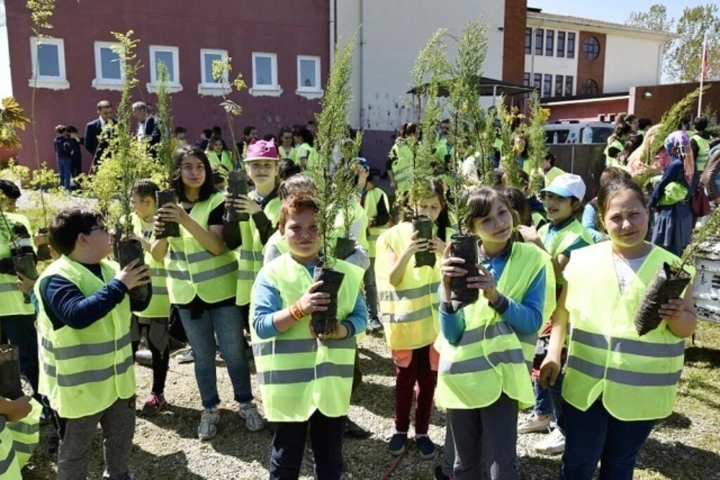 Tekkeköy'e bahar geldi, fidanlar toprakla buluştu - Resim 9
