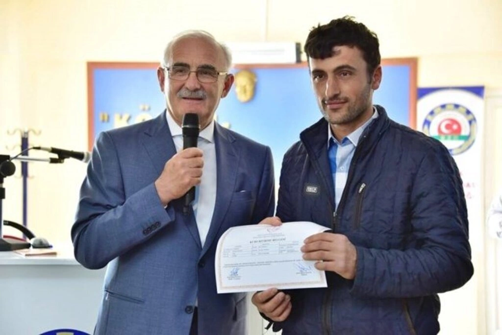 BÜYÜKŞEHİR BELEDİYESİ’NİN KIRSAL KALKINMA DESTEKLERİ KÖYDEN KENTE GÖÇÜ DURDURDU - Resim 3