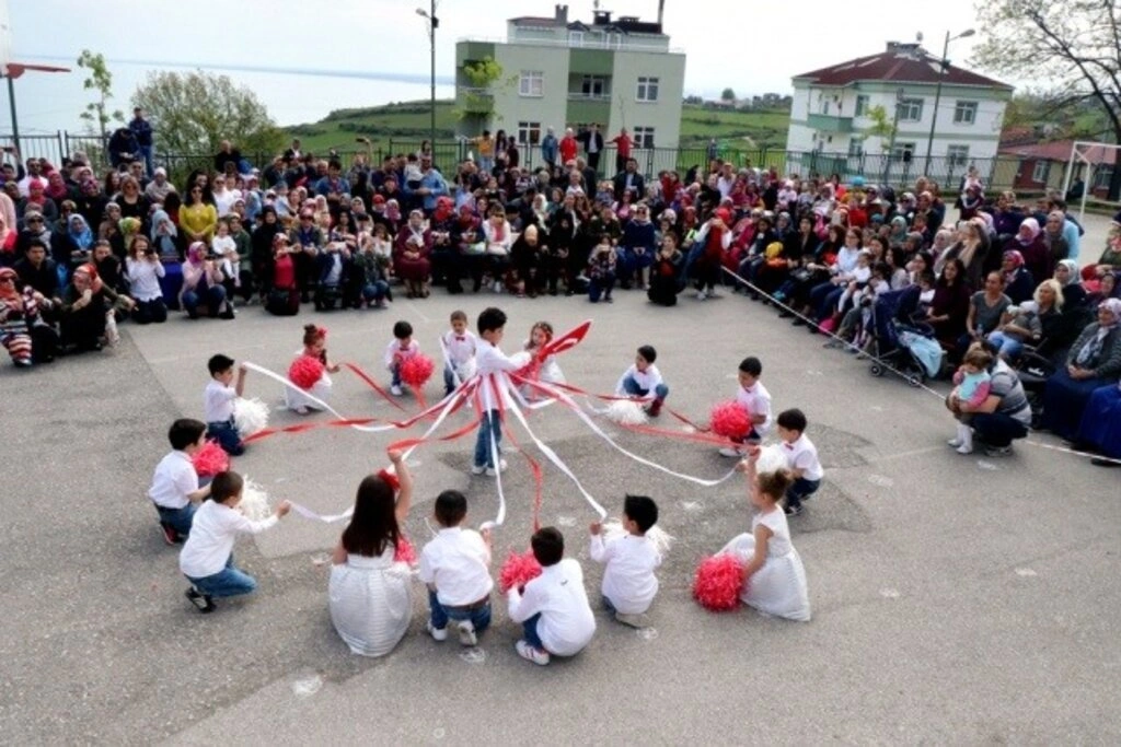 Toptepe İlkOkulu'nda 23 Nisan coşkusu - Resim 2