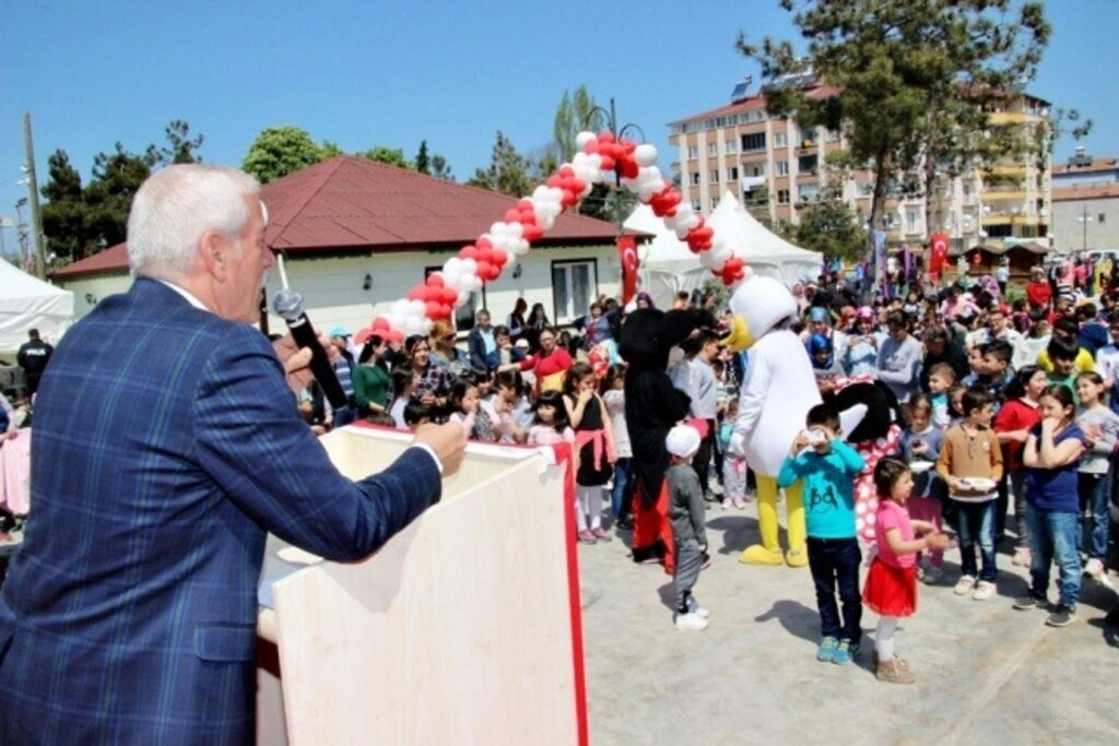 ALAÇAM BELEDİYESİ'NDEN 23 NİSAN ETKİNLİKLERİ - Resim 3