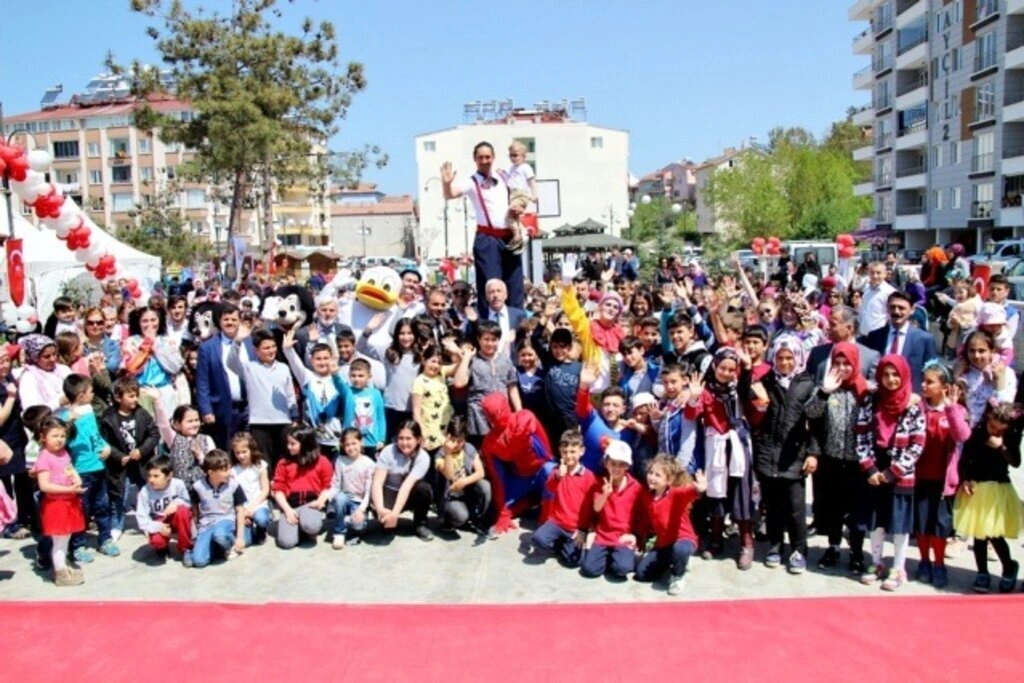 ALAÇAM BELEDİYESİ'NDEN 23 NİSAN ETKİNLİKLERİ - Resim 8