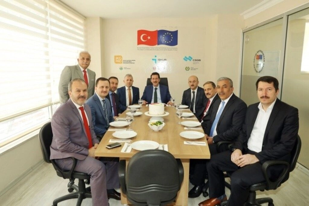 BAŞKAN TOK: GENÇLERE İSTİHDAM SAĞLAMAYA DEVAM EDECEĞİZ - Resim 10