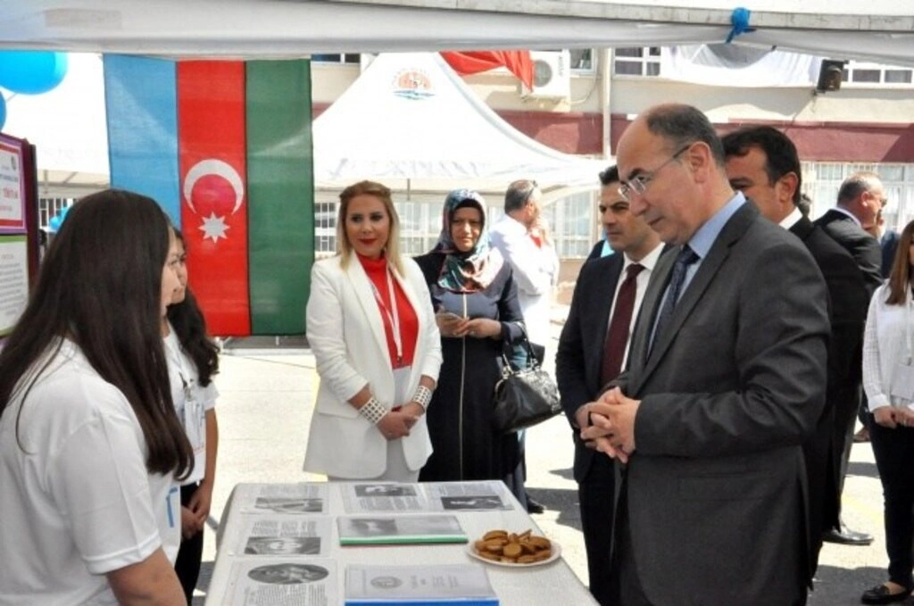 SAMSUN CUMHURİYET ANADOLU LİSESİ’NDE TÜBİTAK 4006 BİLİM FUARI  AÇILDI - Resim 2