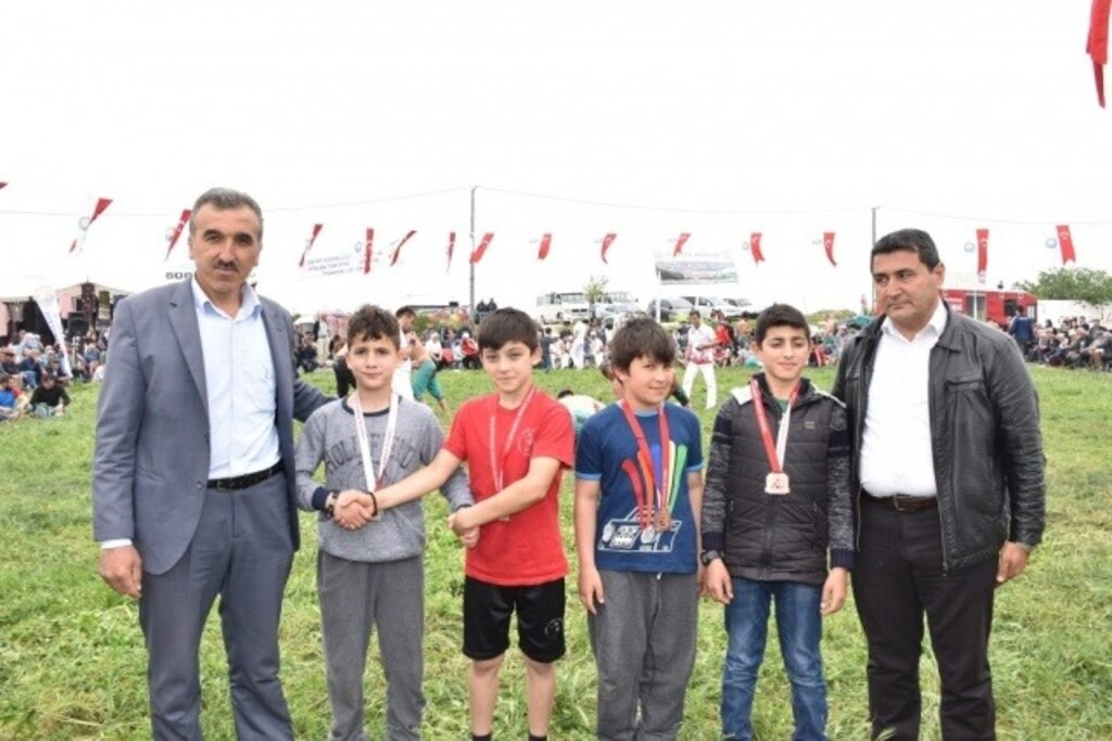 Yakakent'te Geleneksel 4. Hıdırellez Şenlikleri ve Karakucak Güreşleri - Resim 61