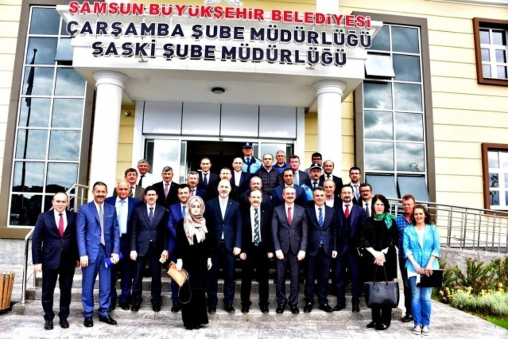 Başkan Zihni Şahin ilçeleri dolaşıyor - Resim 9