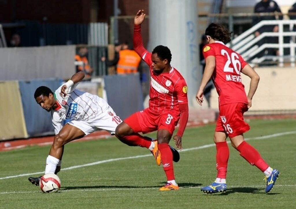 Karşıkaya Samsunspor maçının fotoğrafları, Karşıyaka Samsunspor maçı sonucu: 1-2 - Resim 1