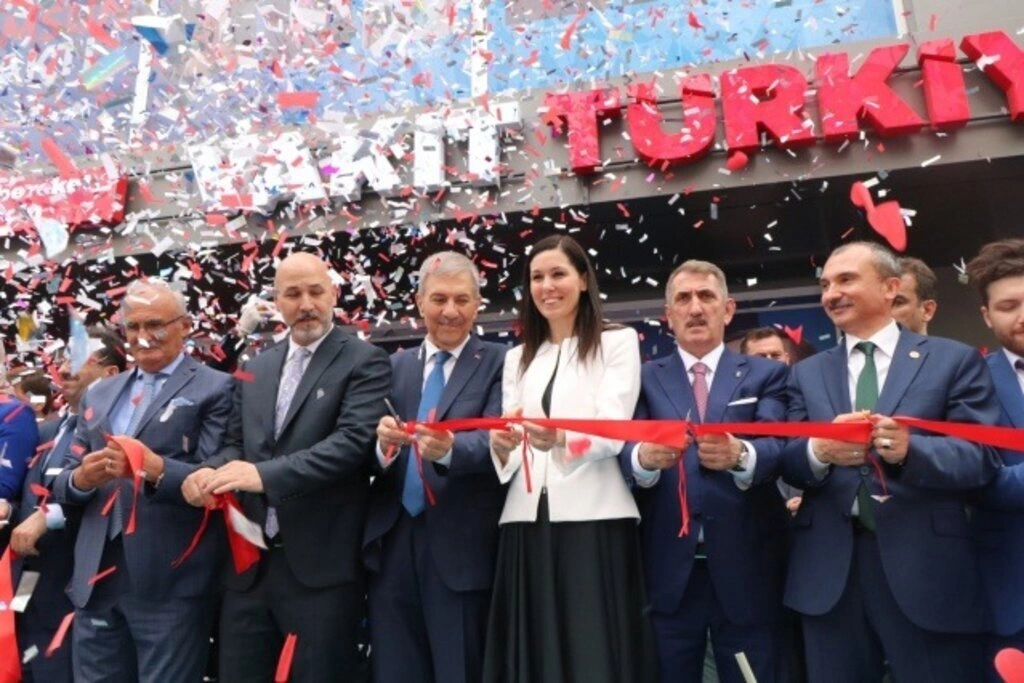 AK Parti Samsun Seçim Koordinasyon Merkezi Açıldı - Resim 3