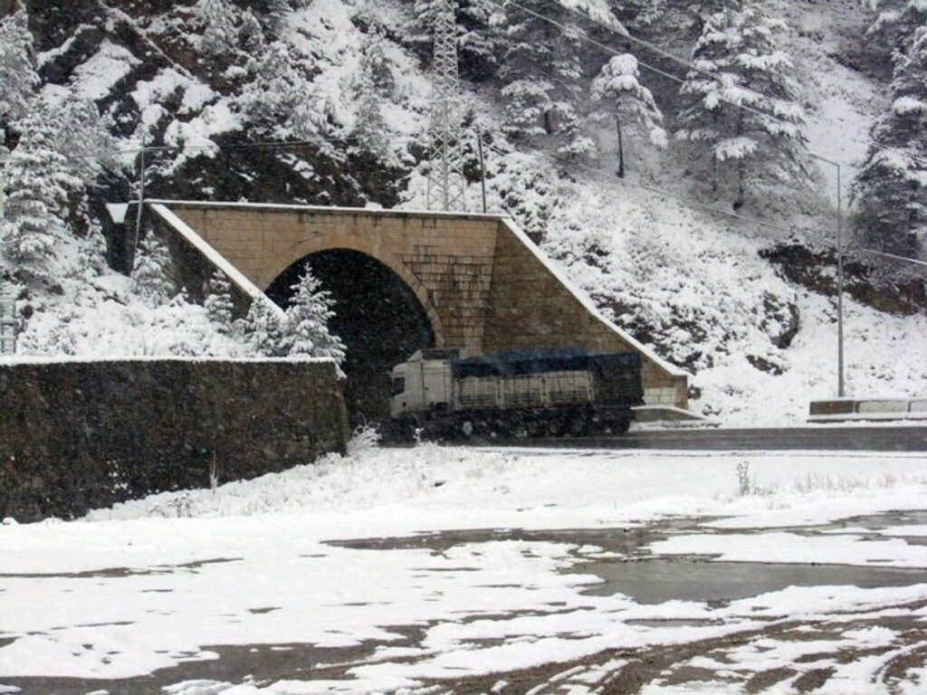 Karadeniz'den kar manzaraları , Zigana yine geçit veriyor... - Resim 12